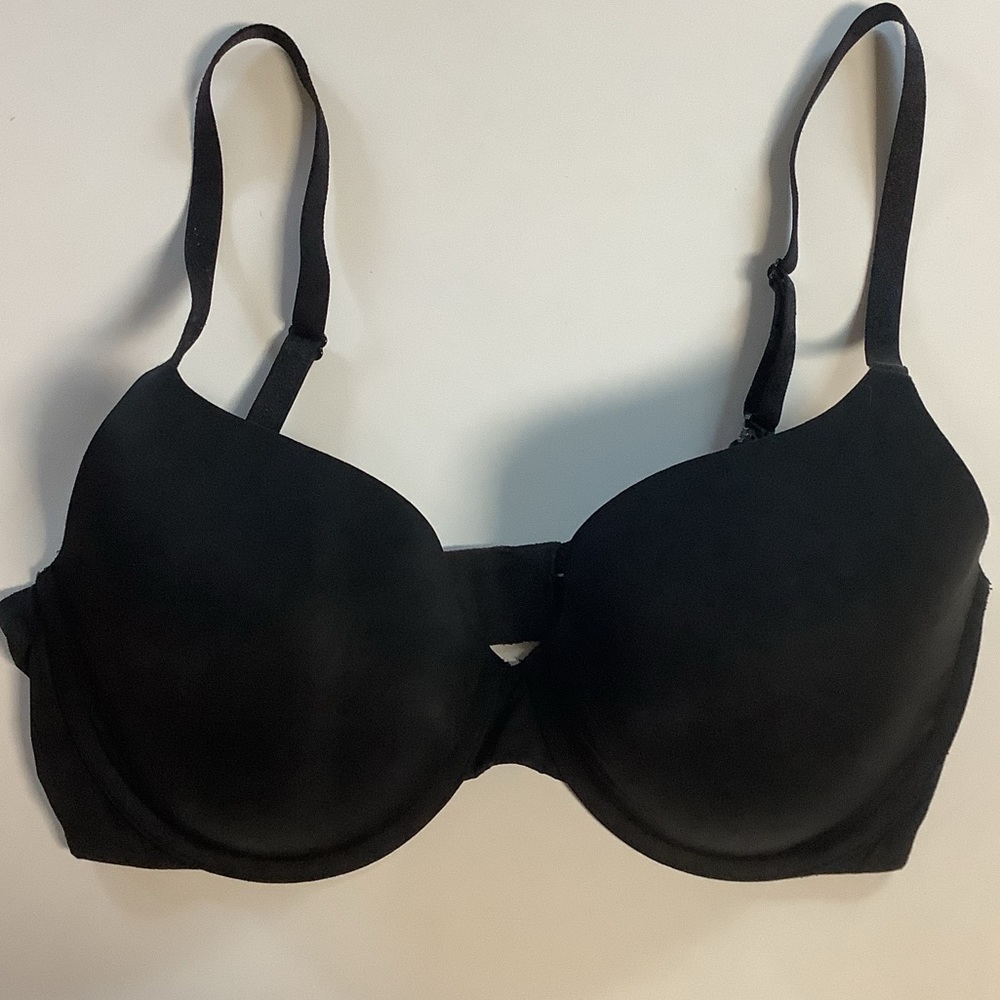 Victoria’s Secret t-shirt lightly lined demi bra